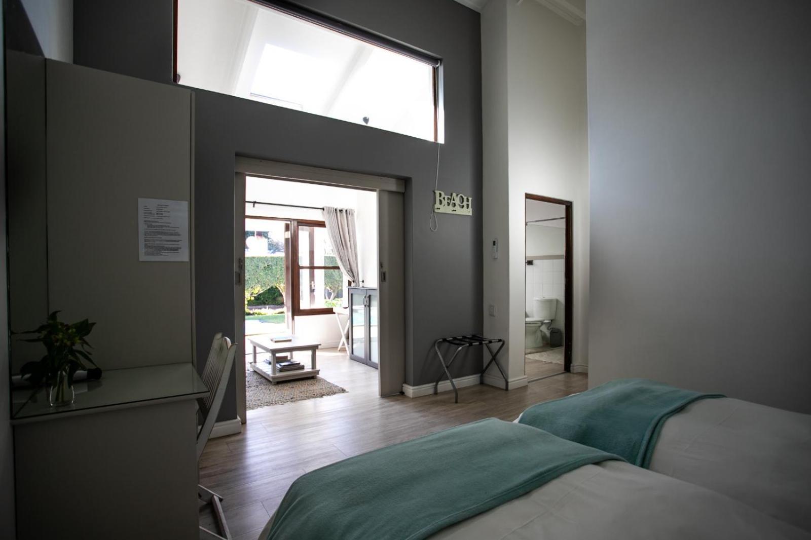 Sixteen Guest House on Main *